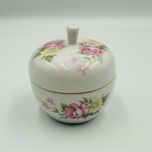 Apple Round Shaped Floral Porcelain Trinket Treasure Box Lid Pink Roses Apple Round Shaped Floral Porcelain Trinket Treasure Box Lid Pink Roses