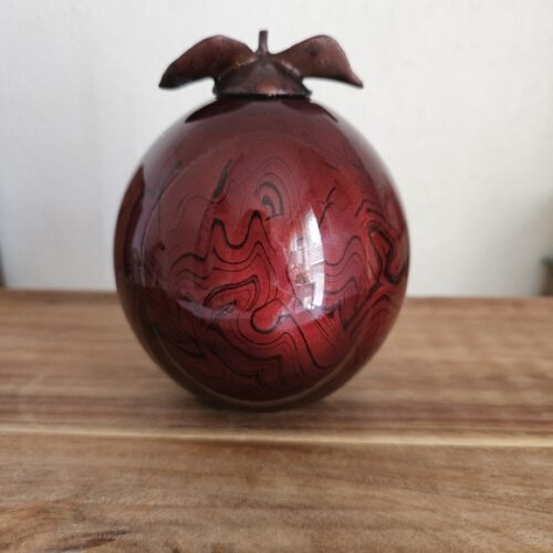 Glass apple red black swirl pattern bronze tone leaf stem decor