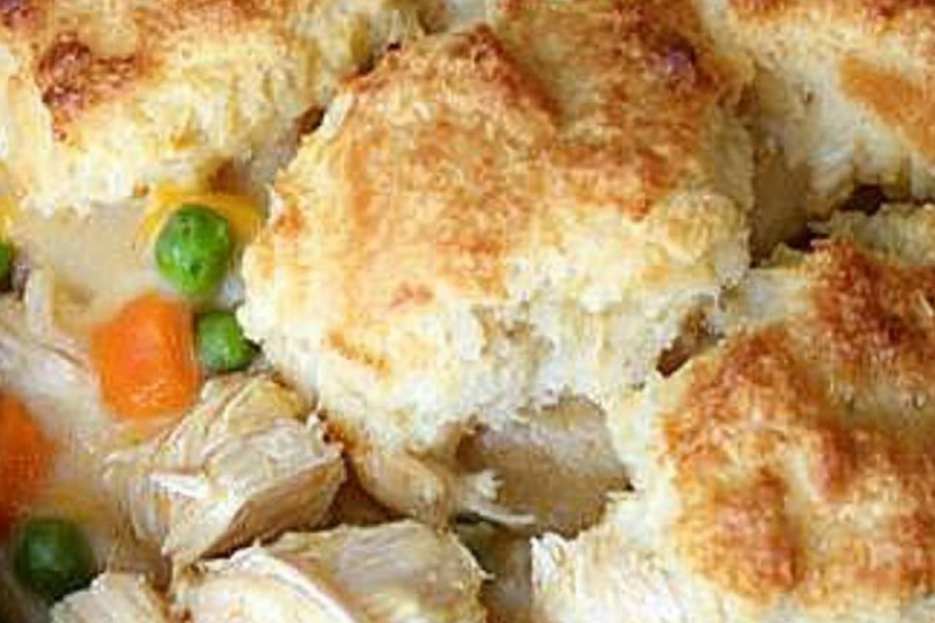 Cheesy Biscuit Chicken Pot Pie
