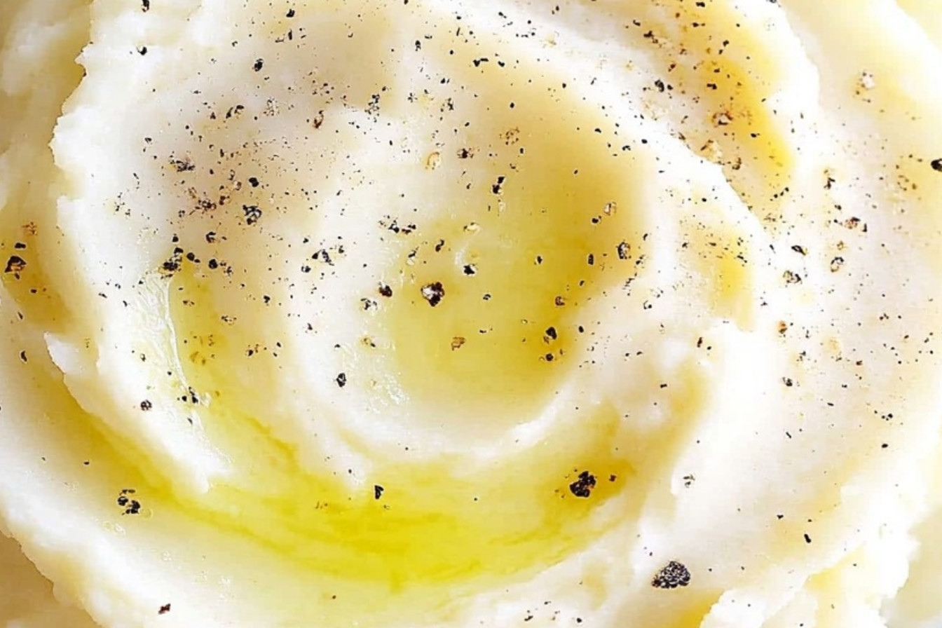Creamy Mashed Potatoes with a Secret Twist