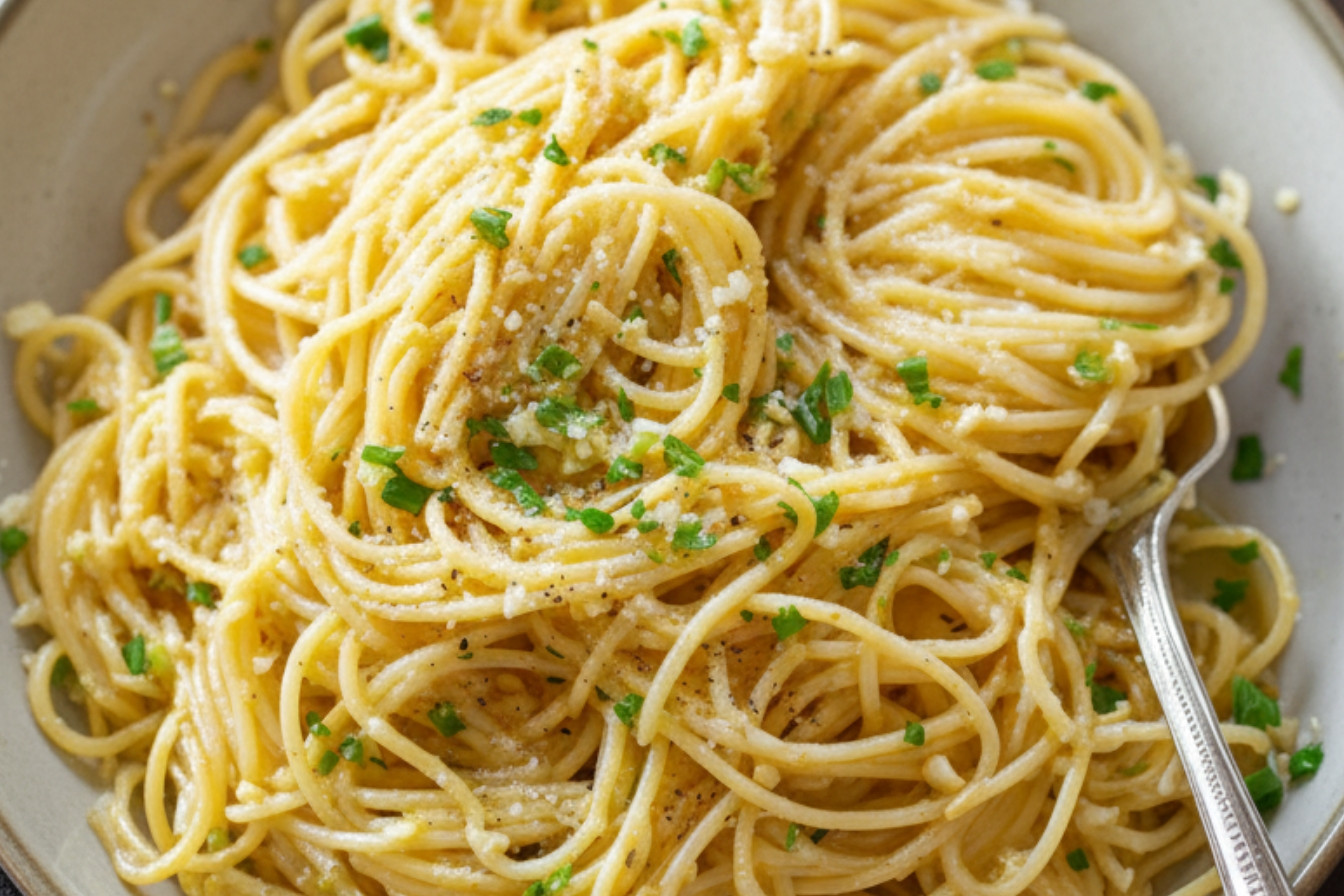 Easy 4-Ingredient Garlic Butter Pasta