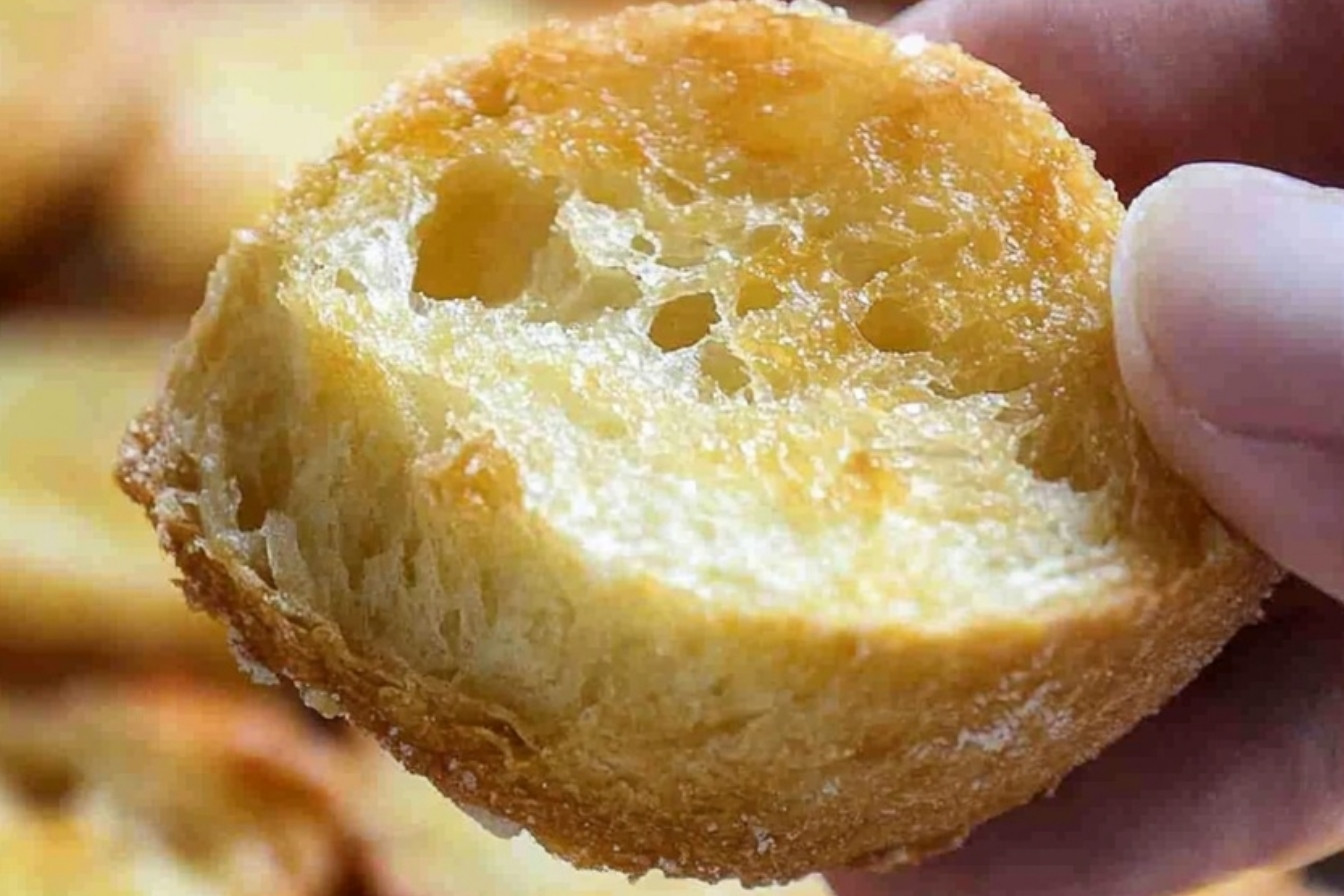 Easy Crispy Crostini Appetizer