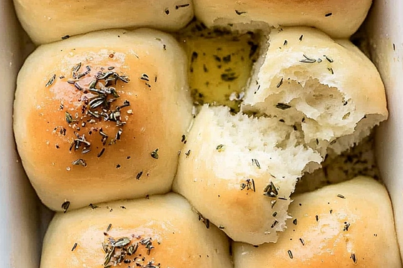 Garlic Rosemary Butter Dinner Rolls
